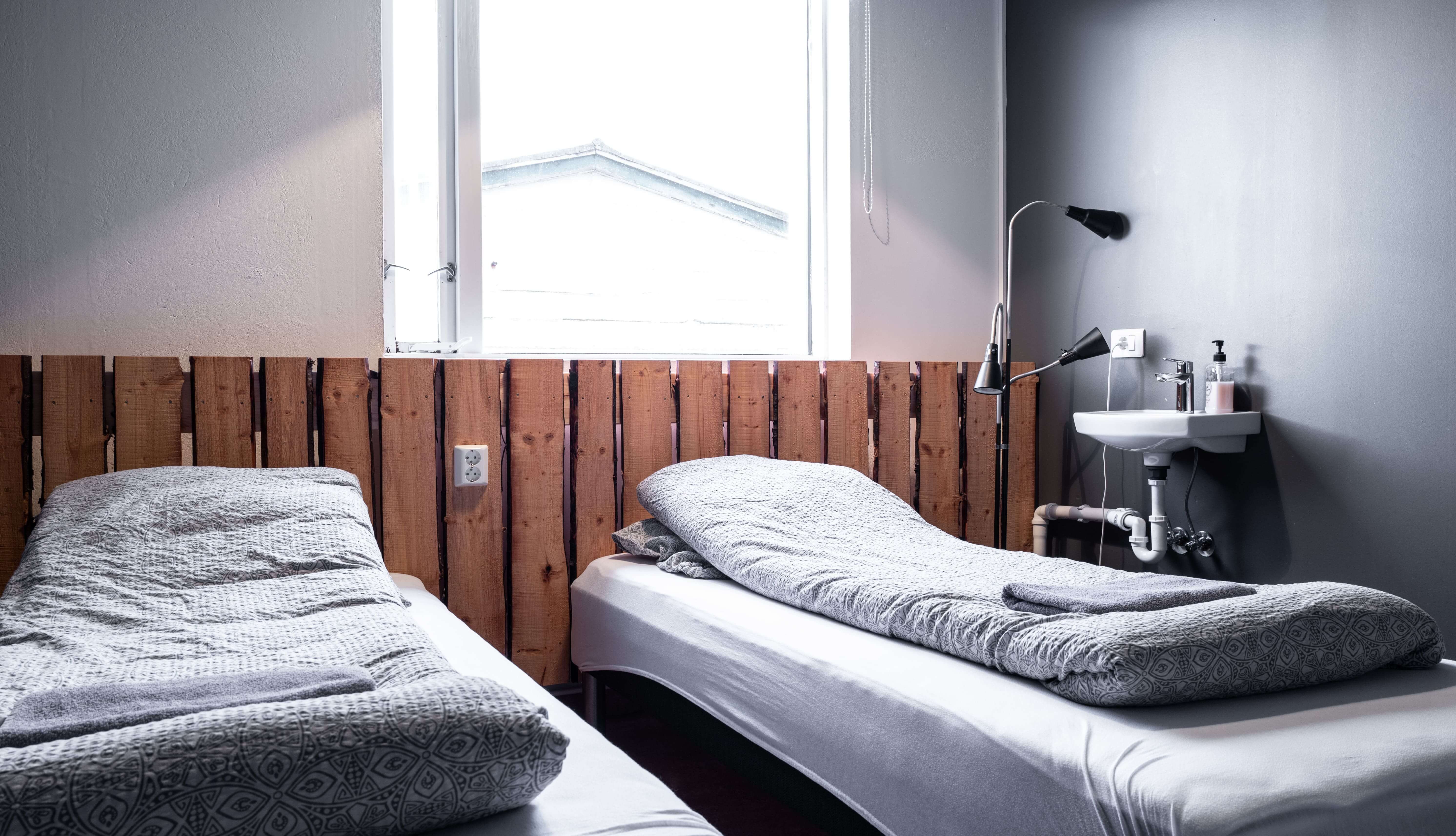 AU 44 Hostel, apartments & cottages